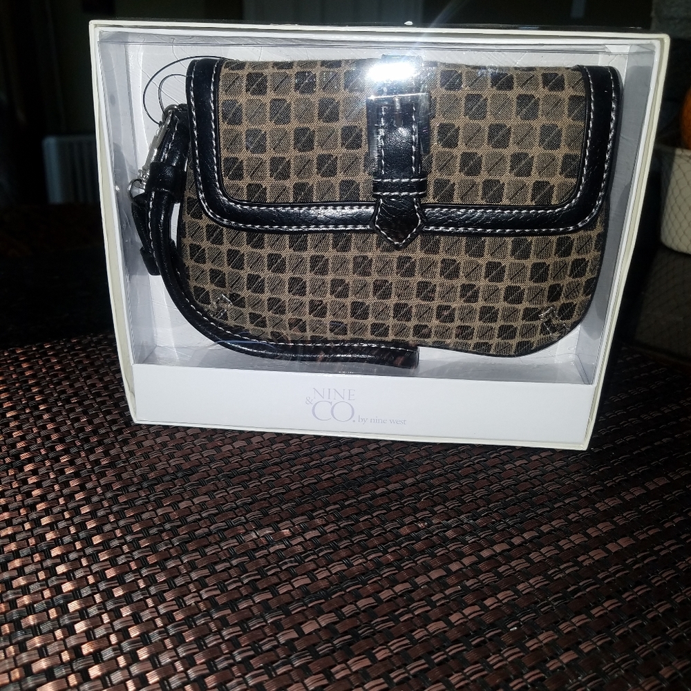 Wrist wallet